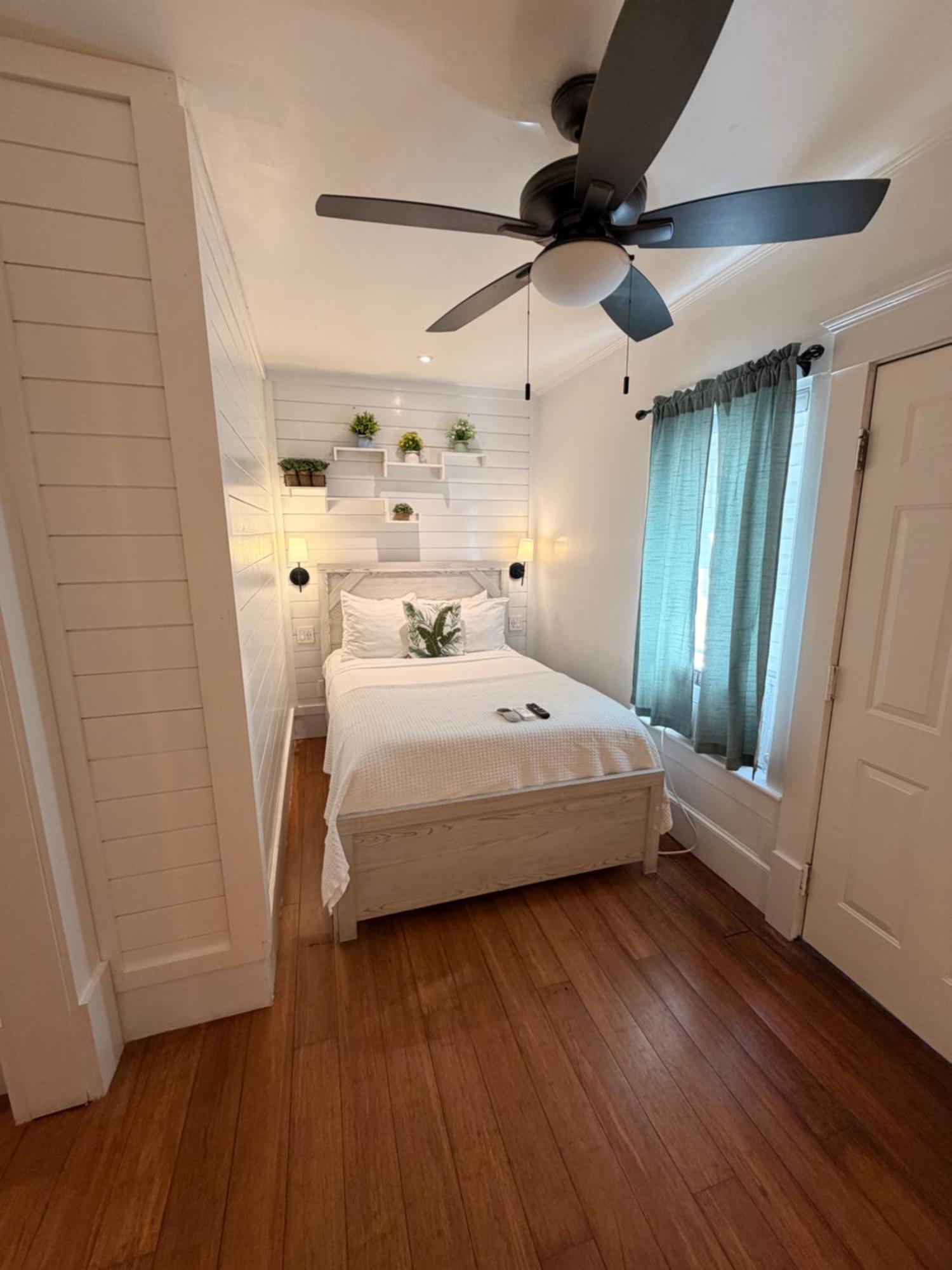Double Room,1756731525:JPEG